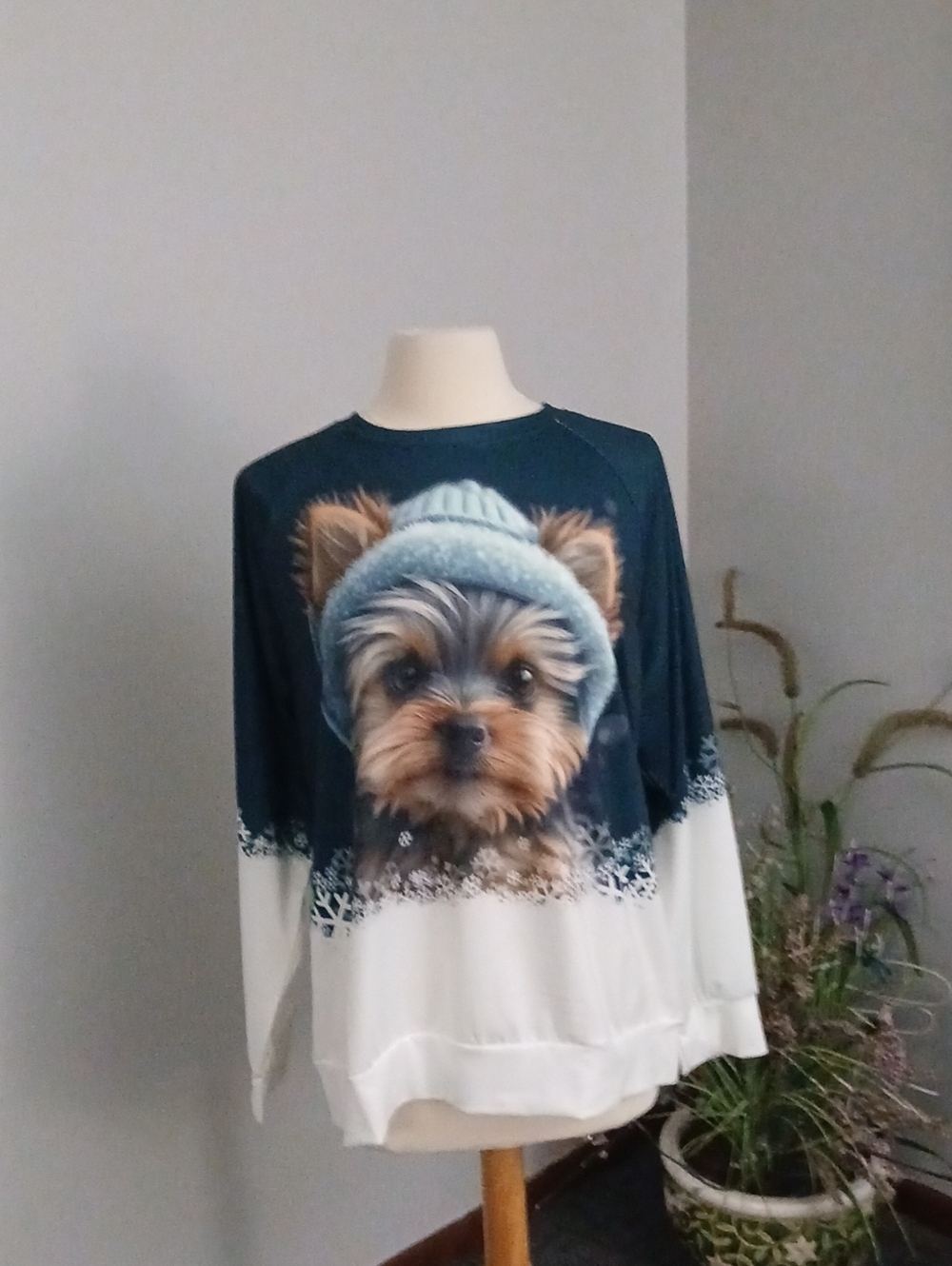 Yorkie Dog Graphic Pullover Sweatshirt - Winter